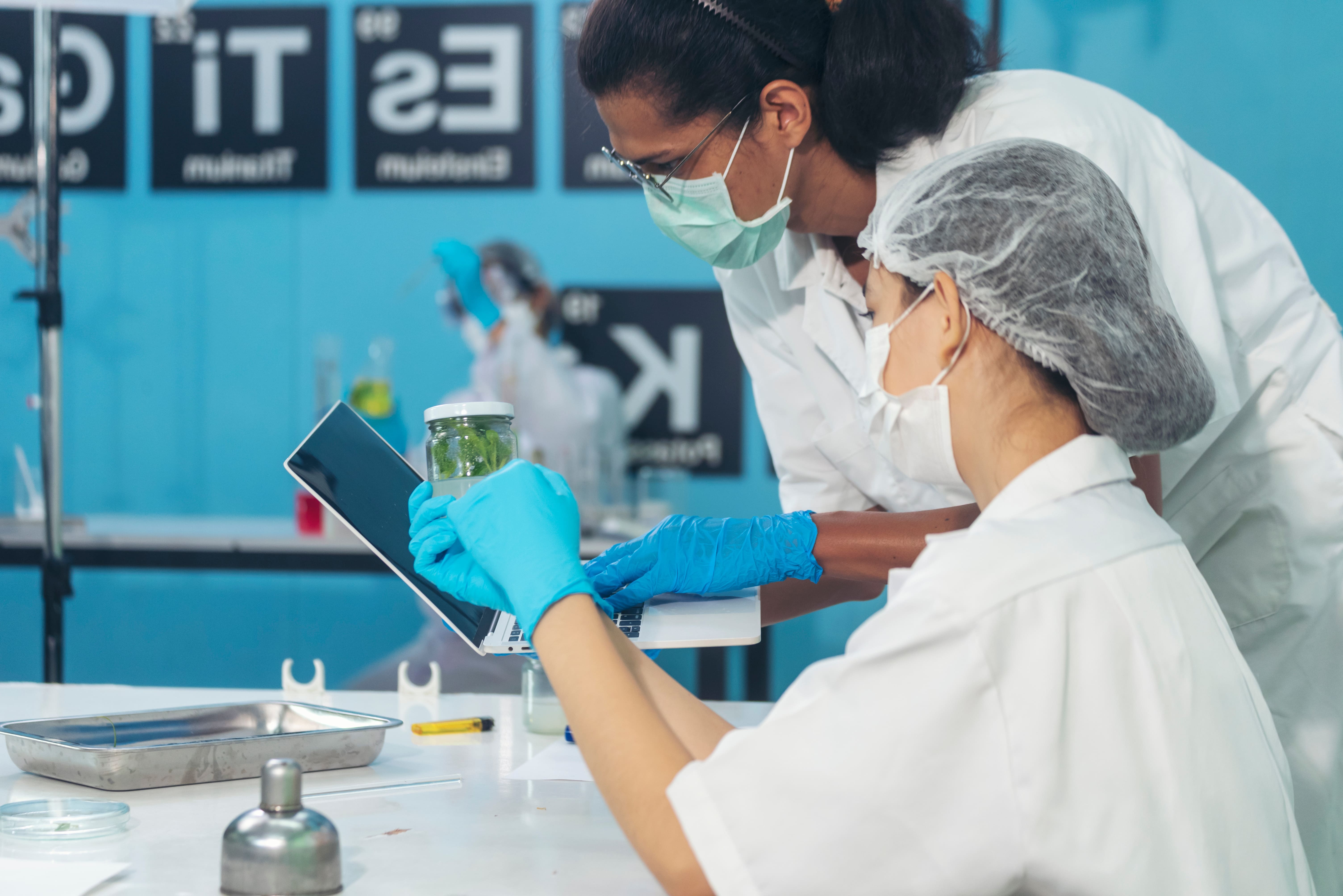 two female scientists with sustainable interests