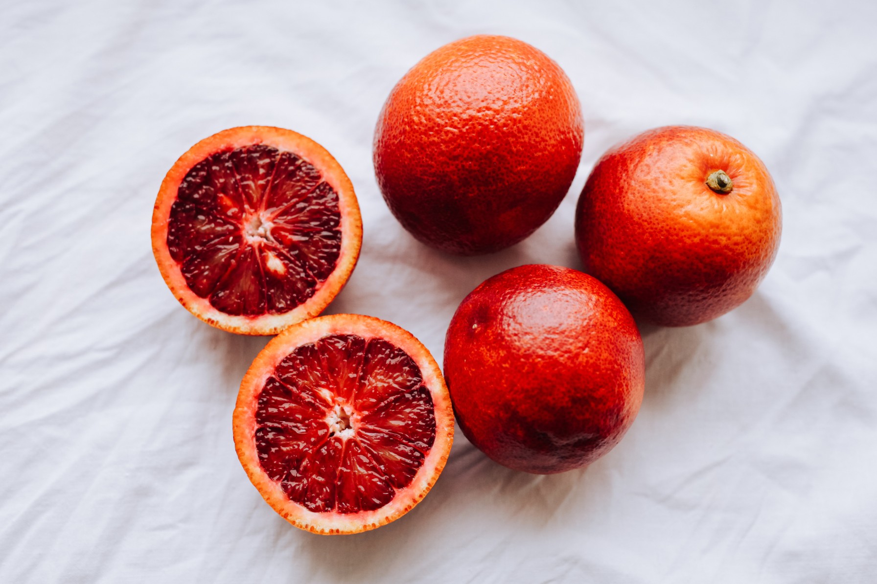 Moro red oranges (Citrus sinensis (L.) Osbeck).